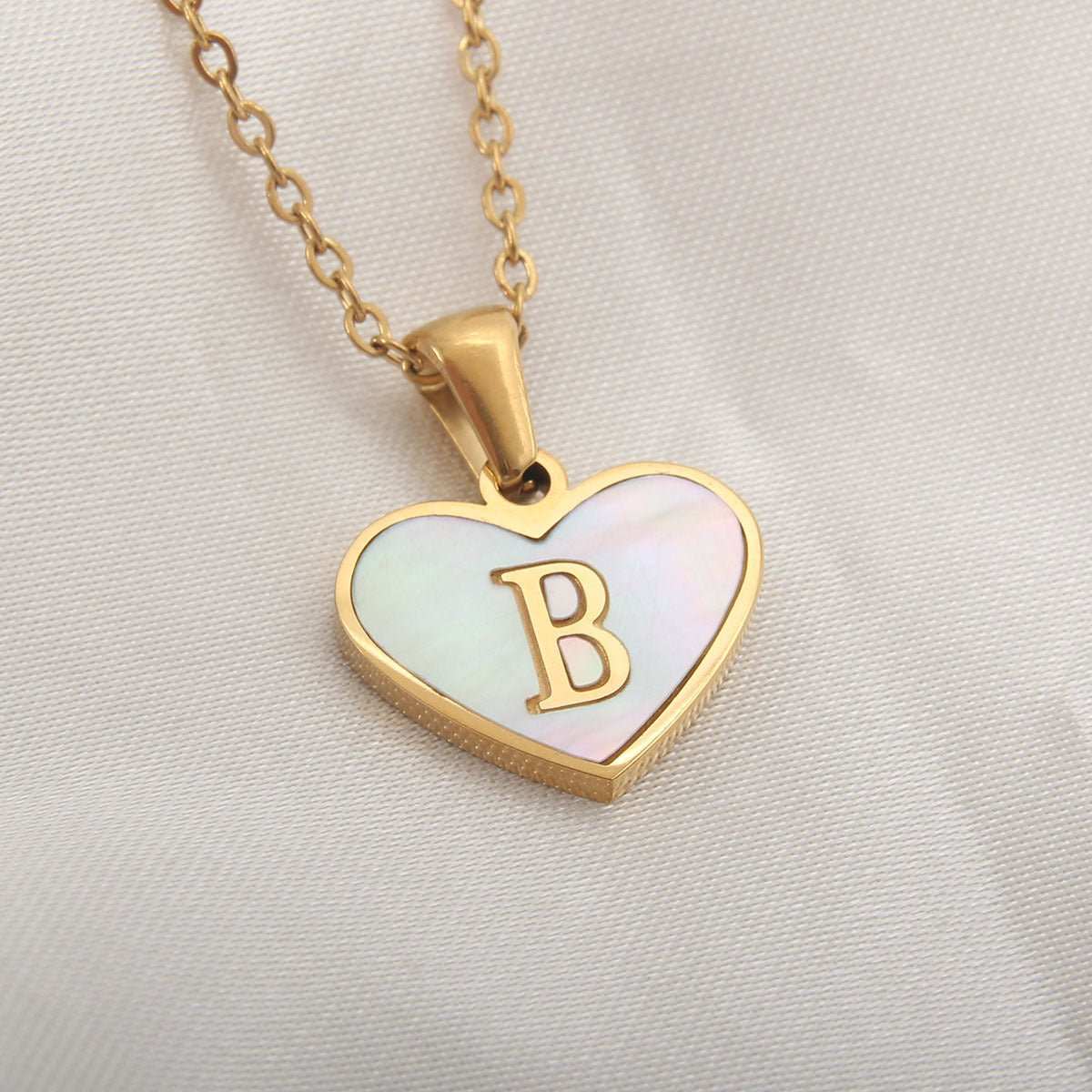 26 Letter Heart - shaped Necklace White Shell Love Clavicle Chain Fashion Personalized Necklace For Women Jewelry Valentine's Day - AMIR BAGS INDIA PRIVATE LIMITED