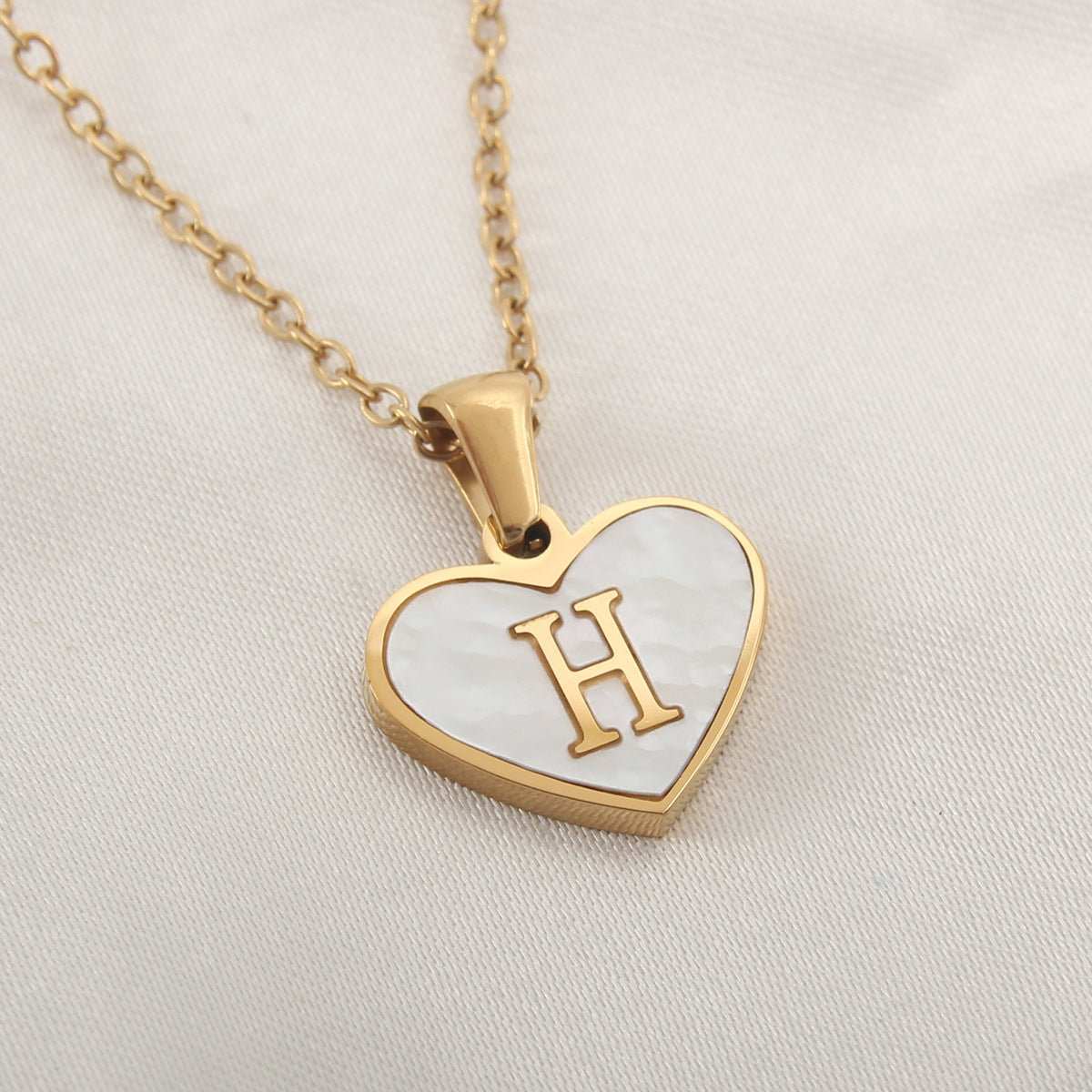 26 Letter Heart - shaped Necklace White Shell Love Clavicle Chain Fashion Personalized Necklace For Women Jewelry Valentine's Day - AMIR BAGS INDIA PRIVATE LIMITED