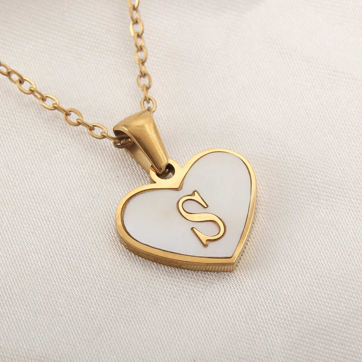 26 Letter Heart - shaped Necklace White Shell Love Clavicle Chain Fashion Personalized Necklace For Women Jewelry Valentine's Day - AMIR BAGS INDIA PRIVATE LIMITED
