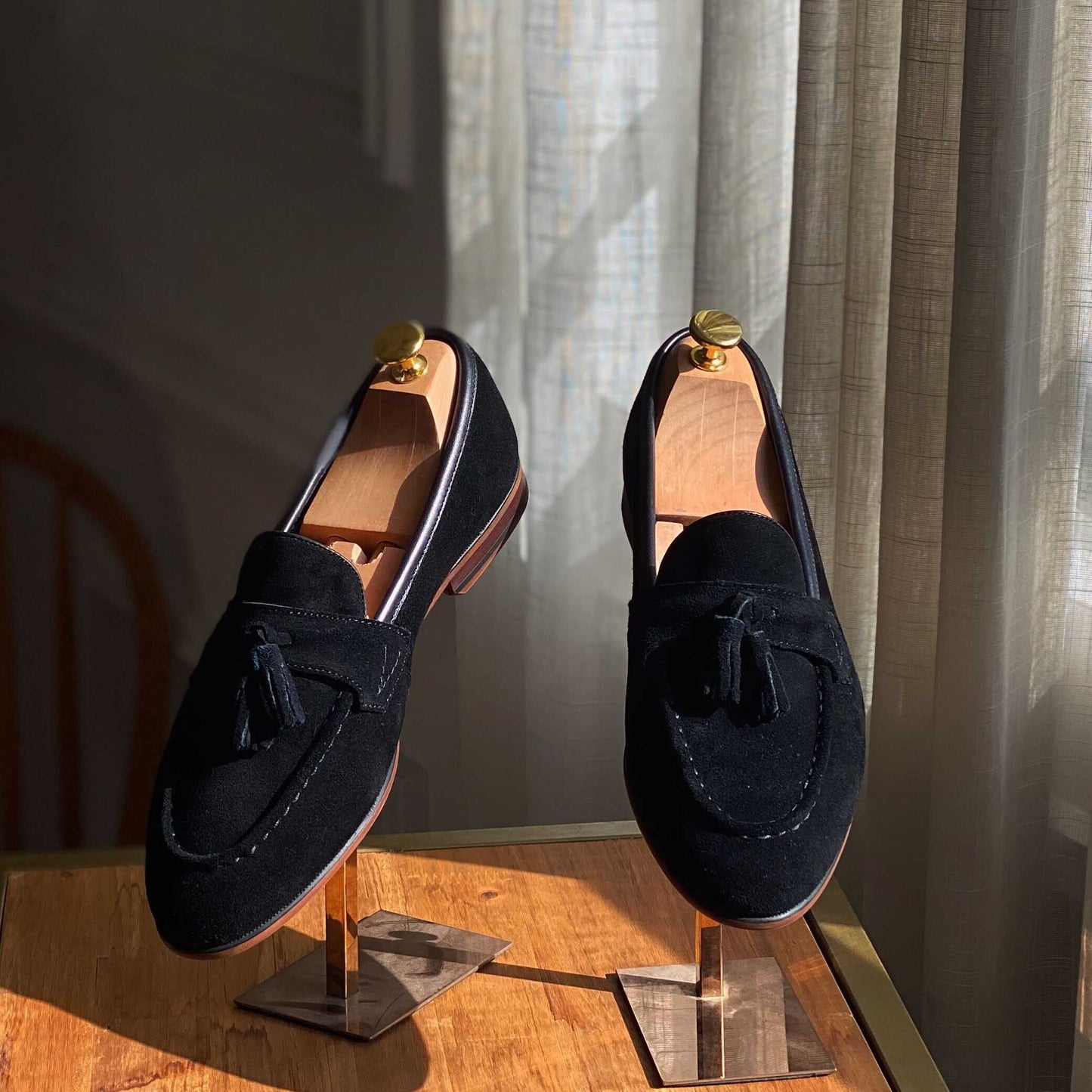 Black square cowhide suit shoes for men with tassel decoration, wear-resistant and one-pedal closure.