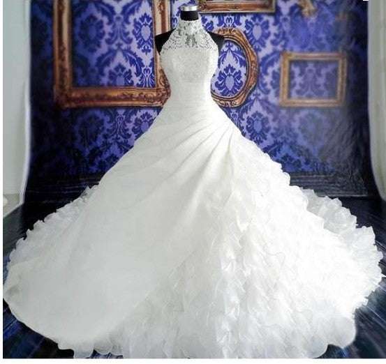 Elegant white lace wedding dress wholesale with high-end design and large flowing train