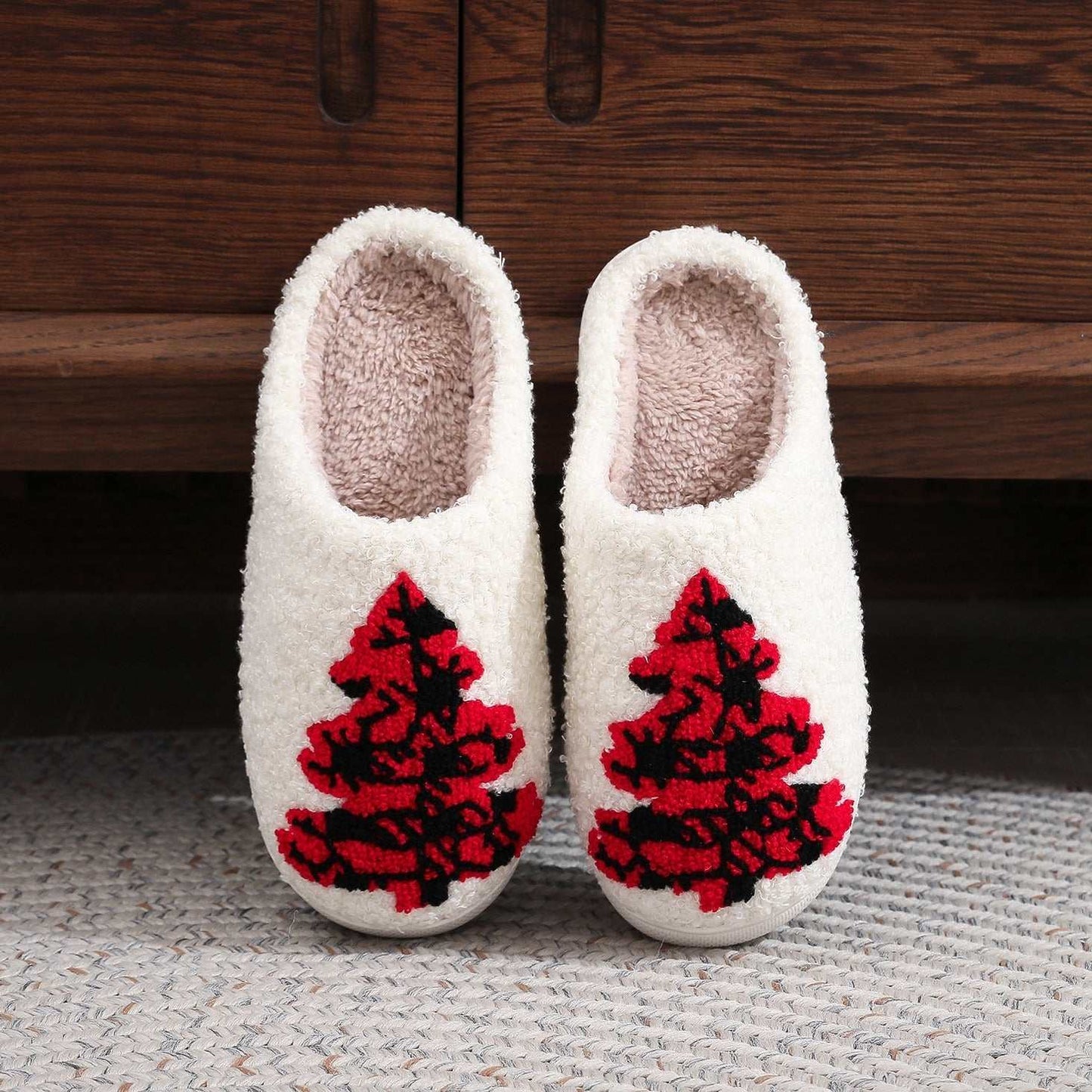 Christmas Tree Home Slippers Fashion Non-slip Floor Bedroom Slipper FoOverview:Unique design, stylish and beautiful.Good material, comfortable feet.A variety of colors, any choice.Specification:Sole Material: PlasticUpper material: PluDropshipmanAMIR BAGS INDIA PRIVATE LIMITEDnull
