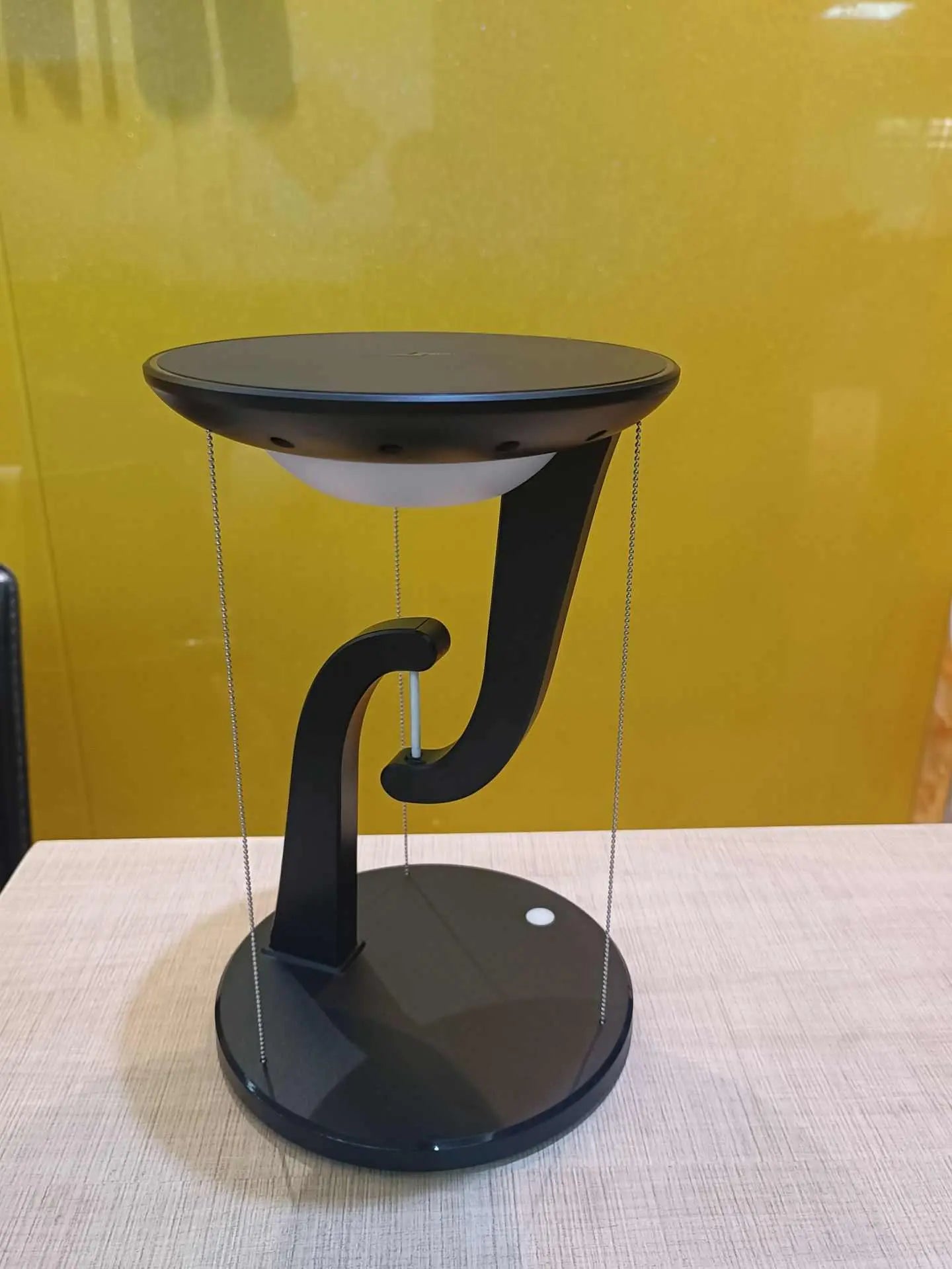 Creative Smart Wireless Phone Charger Suspension LampProduct information:Size: 160 * 230mm Specifications: wireless charger upgrade Power supply: USB Color: White
Packing list:
Wireless charger X1
Product ImageDropshipmanAMIR BAGS INDIA PRIVATE LIMITEDnull