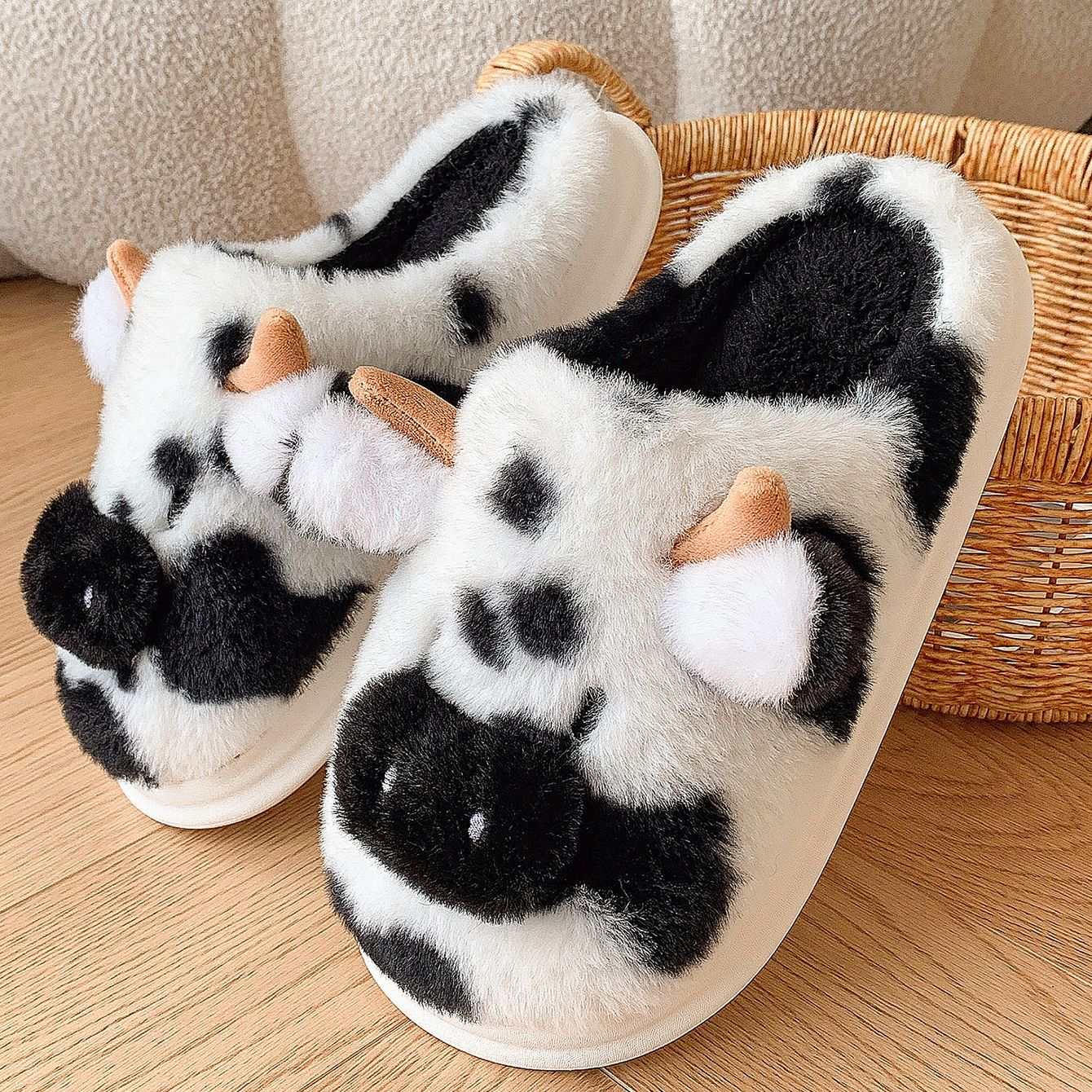 Cute Cartoon Cow Plush Slippers Winter Warm Indoor Bedroom Floor FuzzyOverview:Unique design, stylish and beautiful.Good material, comfortable feet.A variety of colors, any choice.Specification:Applicable gender: neutral/both male and DropshipmanAMIR BAGS INDIA PRIVATE LIMITEDnull