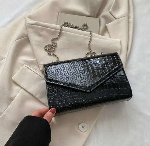 Elegant Simple And Fashionable Handbag - AMIR BAGS INDIA PRIVATE LIMITED