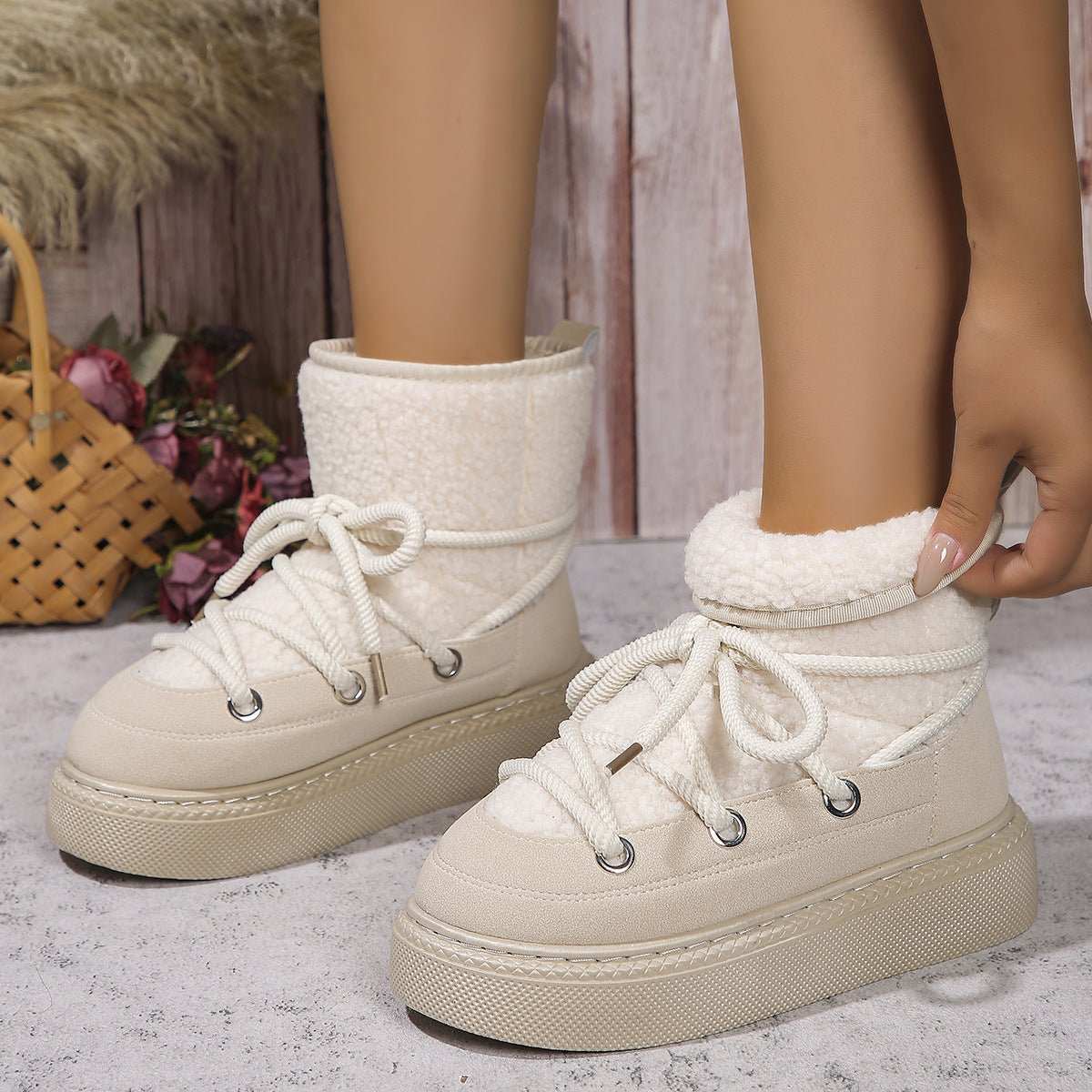 Fashion Lace-up Snow Boots Winter Flat Thick-soled Height-enhancing CoOverview:Unique design, stylish and beautiful.Good material, comfortable feet.A variety of colors, any choice.Specification:Function: Anti slip, Warm, Wear resistantDropshipmanAMIR BAGS INDIA PRIVATE LIMITEDnull