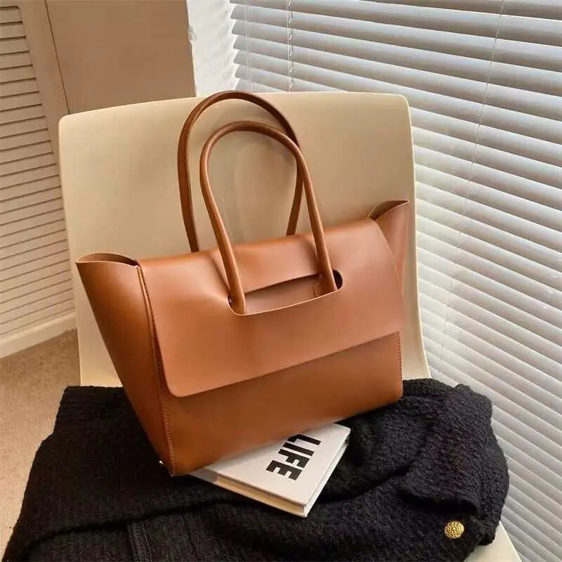 Fashion Women Shoulder Bags Large Capacity Handbags Simple Retro Tote Overview:Unique design, stylish and beautiful.Good material, High quality.100% Brand New.A variety of colors, any choice.Product information:Lining texture: PolyesteDropshipmanAMIR BAGS INDIA PRIVATE LIMITEDnull