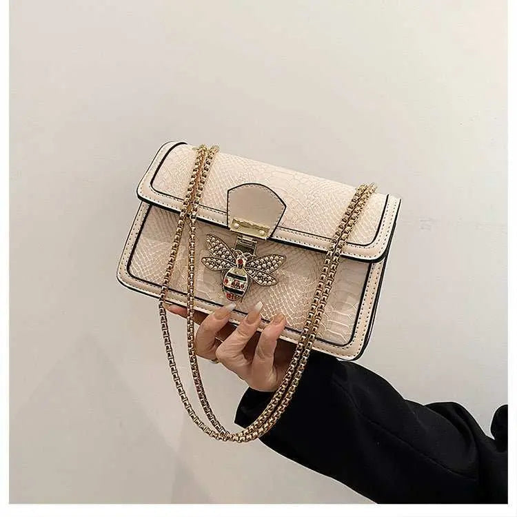 Fashionable Stylish Chain Shoulder Trendy Retro Messenger Bag - AMIR BAGS INDIA PRIVATE LIMITED