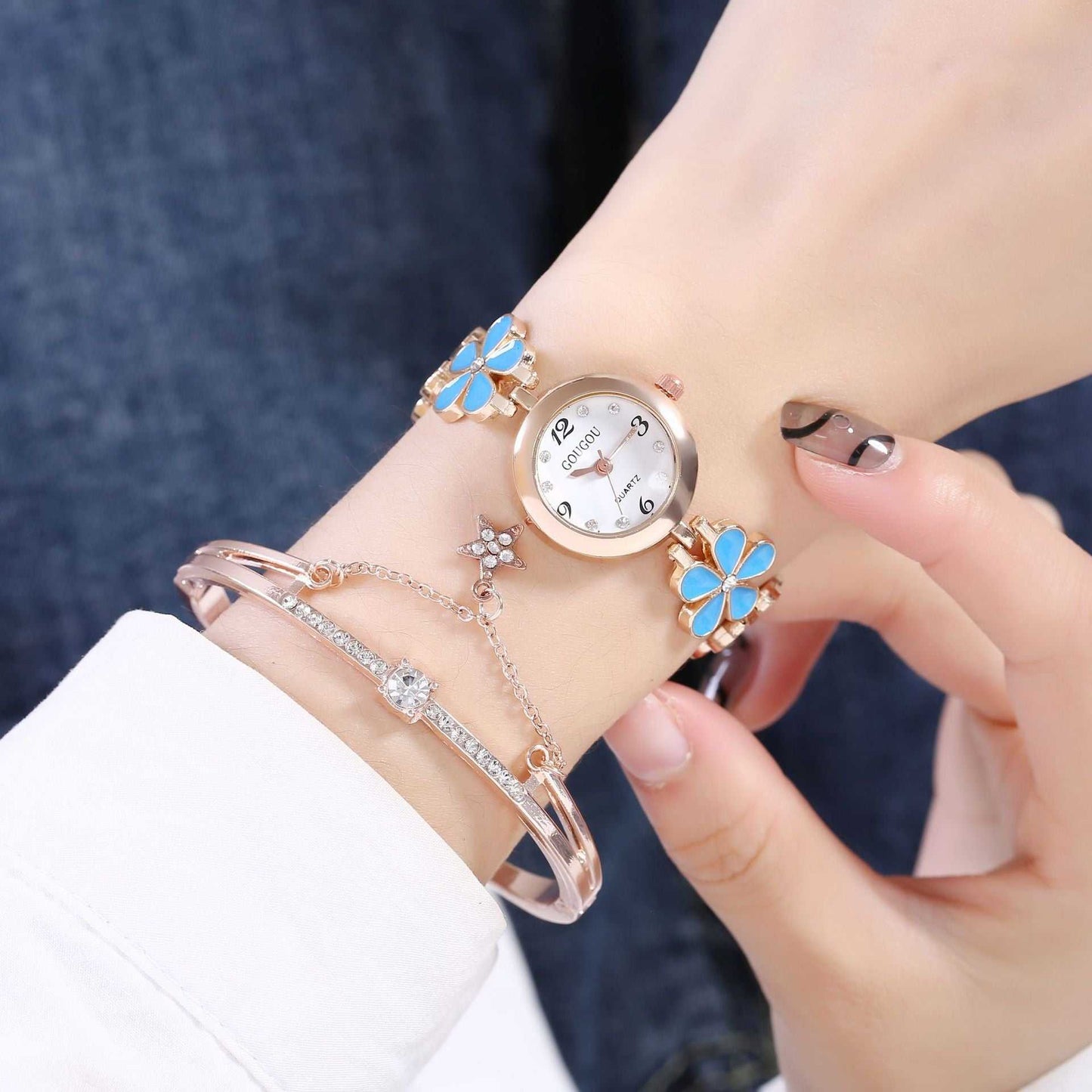 Ladies Petal Patterned Quartz Watch Bracelet Set - AMIR BAGS INDIA PRIVATE LIMITED