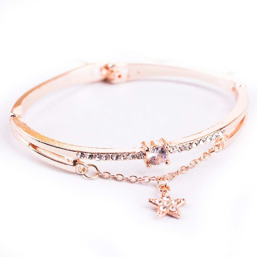 Ladies Petal Patterned Quartz Watch Bracelet Set - AMIR BAGS INDIA PRIVATE LIMITED