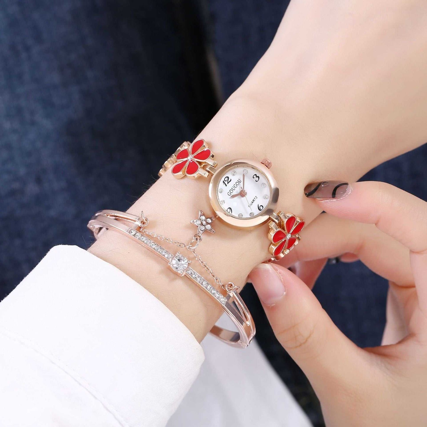 Ladies Petal Patterned Quartz Watch Bracelet Set - AMIR BAGS INDIA PRIVATE LIMITED